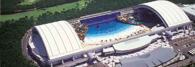 La plus grande piscine couverte du monde oceandome
