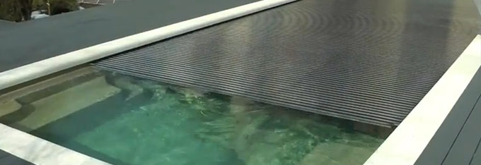 Fonctionnement d'un volet immergé de sécurité sur une piscine compass pool