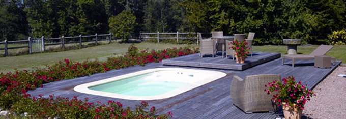 Micro piscine avec terrasse coulissante