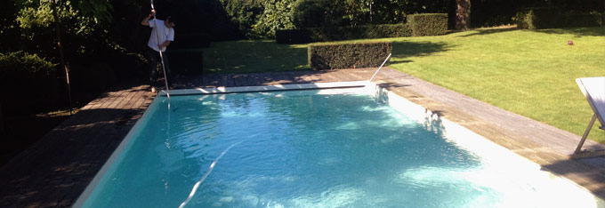 Entretien de piscine à Croix – Récupérer une eau transparente