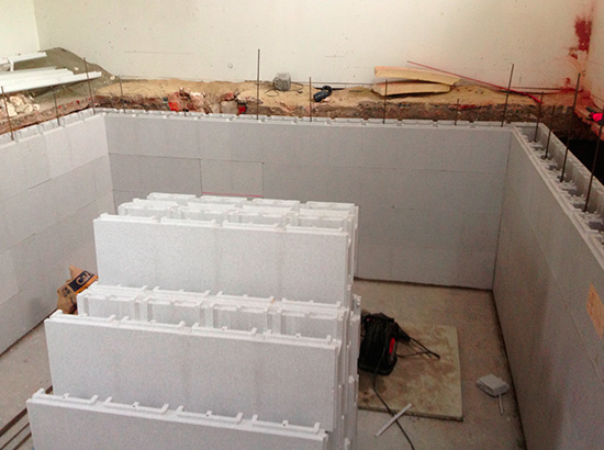 Construction mini piscine en blocs à bancher polystyrène